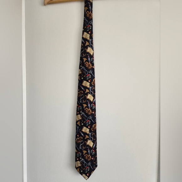 Alynn Mens "Is There A Doctor In The House" Silk Tie - Picture 1 of 9